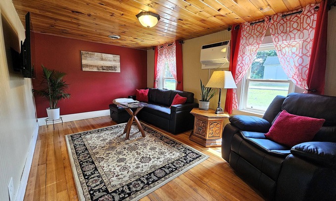 Costigan House | Cozy & Convenient Home Near The University/Bangor