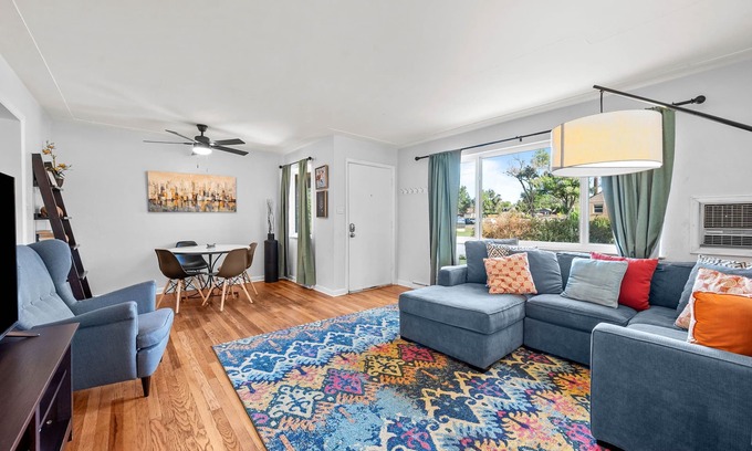 Lakewood House | Cozy Convenient Pet-Friendly Colorado Living