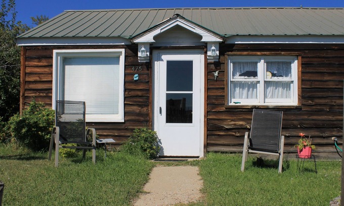 Walden Cottage | Cozy Cottage- 3 blocks from Main St., Walden, CO