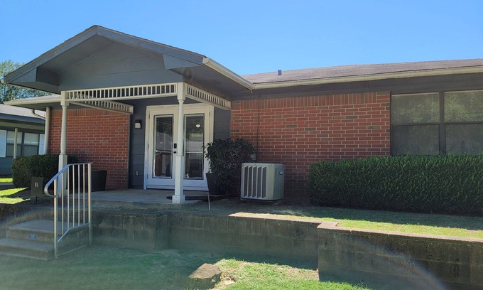 Idabel House | Cozy Cottage Apartment with All Amenities