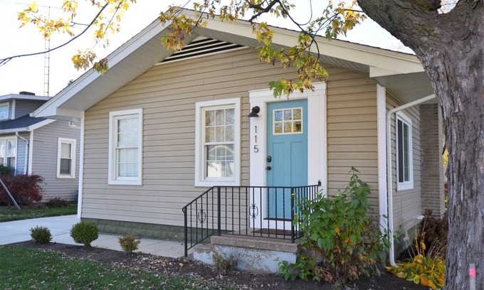 Huron House | Cozy Cottage at Rye Beach