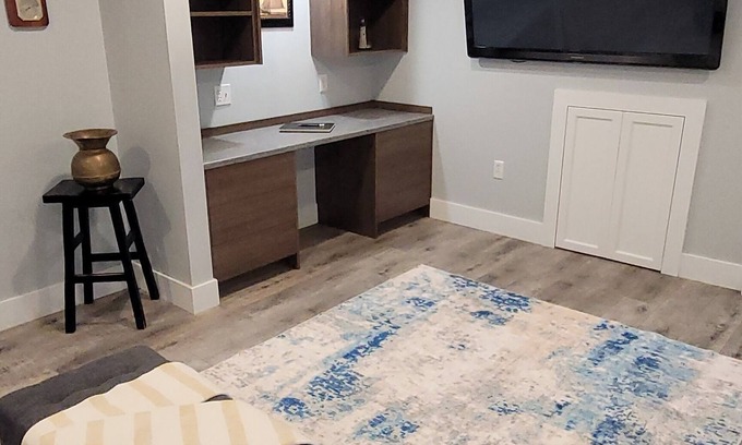 Timberlea House | Cozy Cottage Close to the City