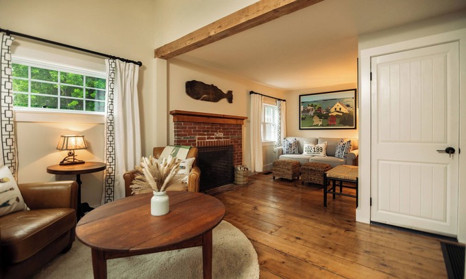 Camden Cottage | Cozy cottage -Close to Downtown Camden!
