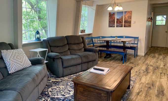 Glendale Cottage | Cozy Cottage in secluded canyon-Perfect Zion and Bryce Getaway