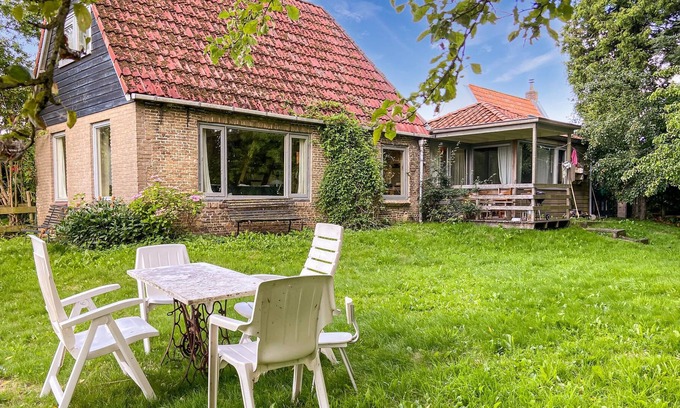 Molkwerum House | Cozy cottage in the countryside near the lake Ijsselmeer.