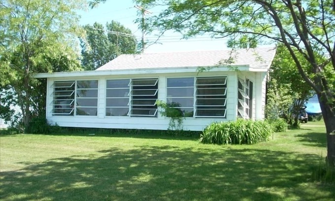 Cape Vincent Cottage | Cozy Cottage on Large Lake Ontario Waterfront