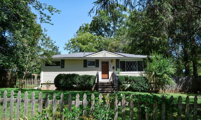 Brevard Cottage | Cozy Cottage only steps away from Downtown Brevard!