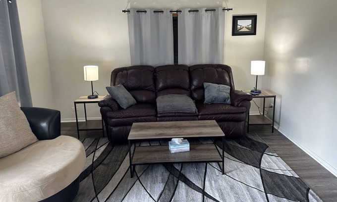 Frankfort House | Cozy Cottage