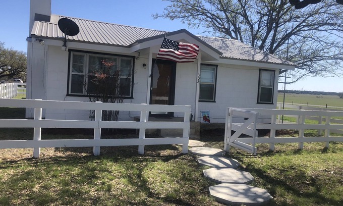 Goldthwaite House | Cozy Cottage