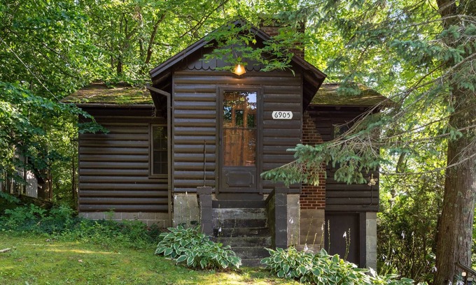 Whitehall House | Cozy Cottage with Cabin Look and Lakeview