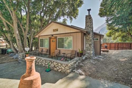 Mount Baldy House | Cozy Cottage with Grill - 5 Mi to Mt Baldy Resort!