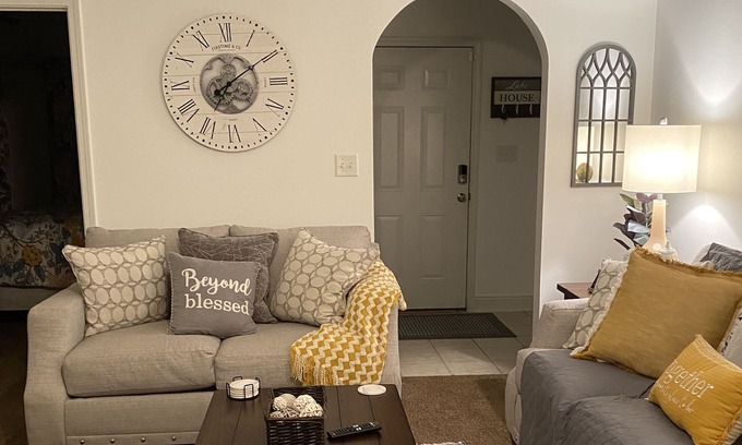 Abbeville Cottage | Cozy cottage with private boat dock on Lake Eufaula.