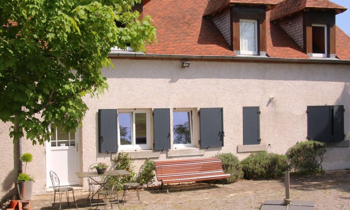 Besson Cottage | Cozy cottage with terrace and WiFi - 2 br, 4 pers in Besson