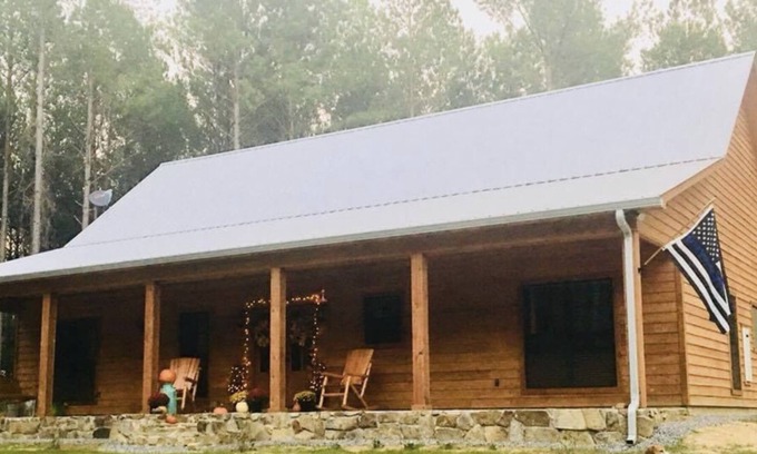 Sturgis Cabin | Cozy country Cabin