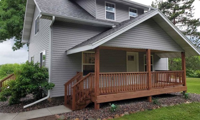 Chippewa Falls House | Cozy country charm with a convenient location