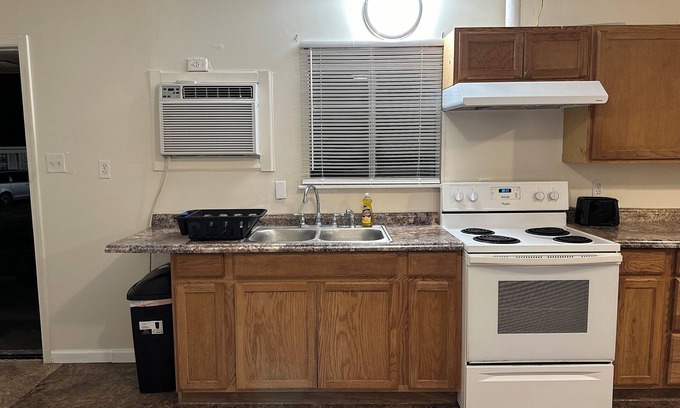 McComb Apartment | Cozy Country Cottage !