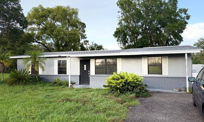 Lutz House | Cozy Country Getaway on Half Acre in Lutz, FL