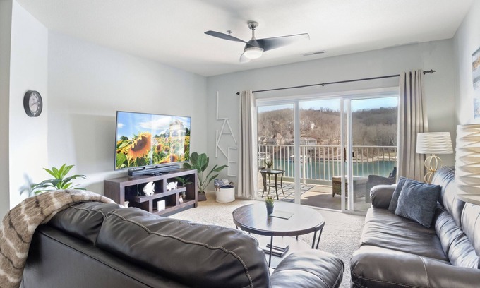 Camdenton Condo | Cozy Cove/Near Ozark Amphitheater