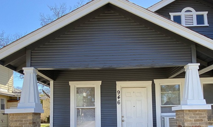 Highland Park House | Cozy-Craftsman Style Bungalow