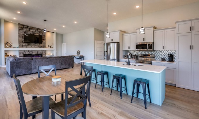 Crofton Apartment | Cozy Crofton Vacation Rental w/ Fireplace & Deck