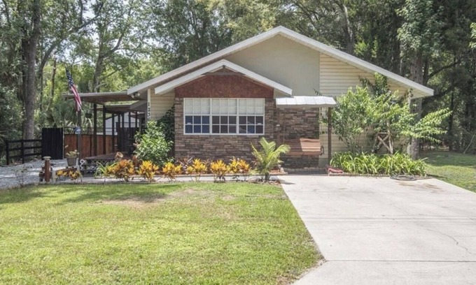 Crystal River House | Cozy Crystal River - Entire House - 90 day minimum