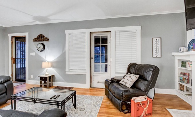 Southside House | Cozy Cuse home close to downtown and University