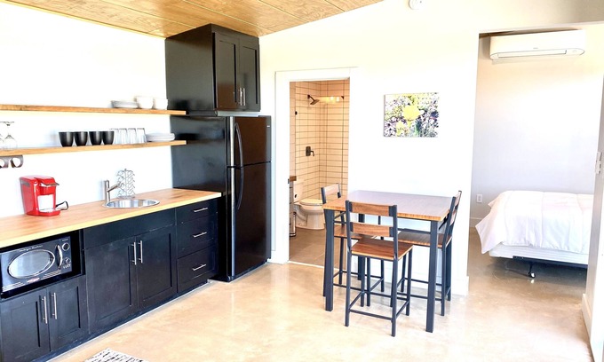Dripping Springs House | Cozy/Cute Tiny House close to wineries, wedding venues & outdoor fun