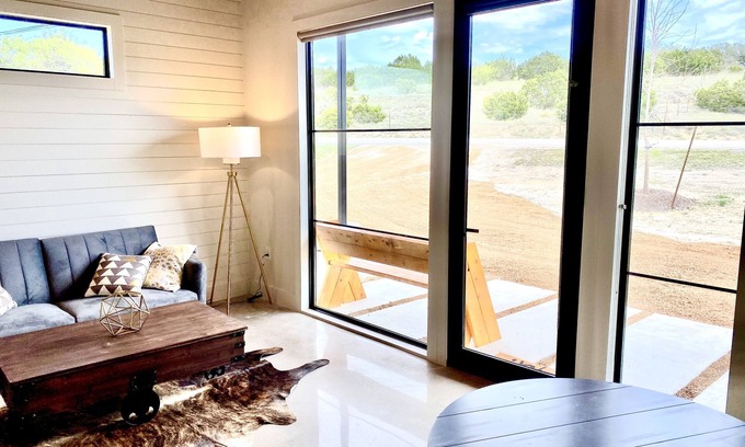 Dripping Springs House | Cozy/Cute Tiny House close to wineries, wedding venues & outdoor fun