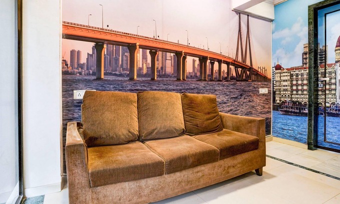 Andheri West House | Cozy Deluxe Room Near Juhu Beach Mumbai