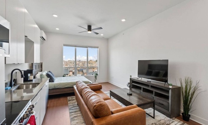 West Colfax Apartment | Cozy Designer Studio w/1 Queen