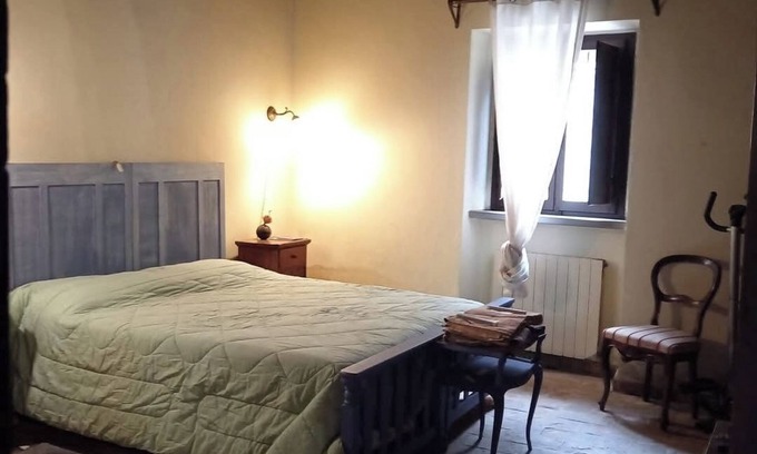 Umbertide Apartment | Cozy detached house in the historic center of Umbertide indoor garden