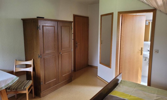 Eging am See Apartment | Cozy double room 3(17sqm) with separate kitchen