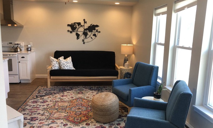 Argyle Apartment | Cozy Downtown Apartment