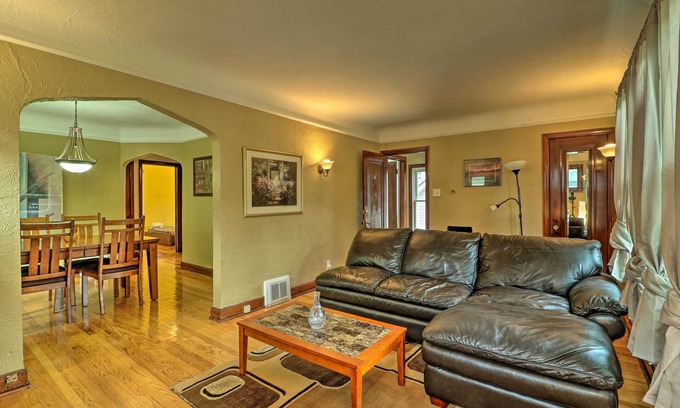 Ferndale Apartment | Cozy Duplex: Half Mi to Magic Bag & Woodward Ave!