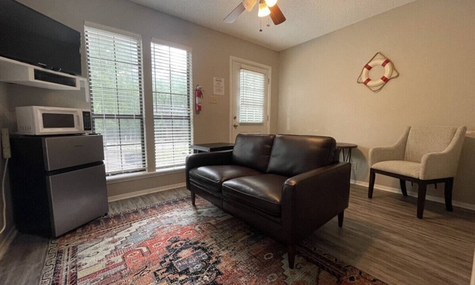 Denison Cabin | Cozy Duplex Style Cabin on Lake Texoma: Cabin 102