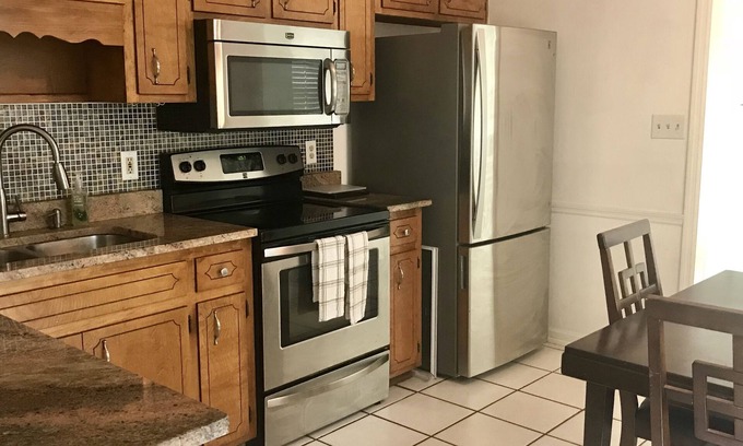 Tallahassee House | Cozy duplex with private garden, sleeps 6
