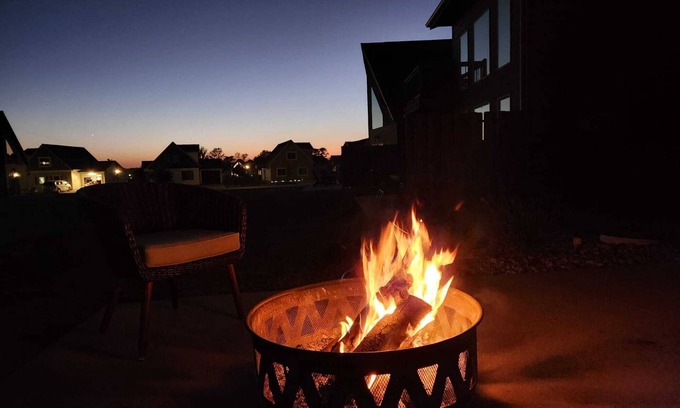 Spirit Lake House | Cozy Fall Getaway with Fire Pit at Lake Okoboji