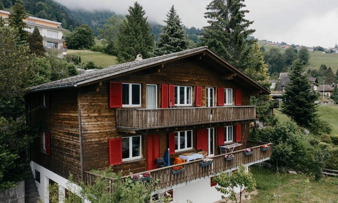 Amden Apartment | "Cozy Family Flat with Stunning Mountain Views in Amden, Switzerland!"
