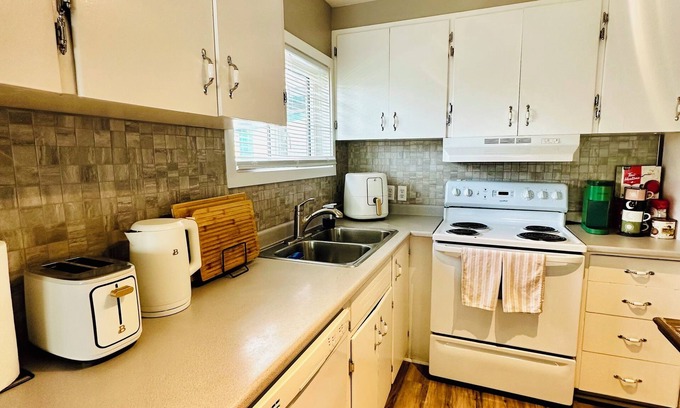 Whitehorse House | Cozy, family-friendly downtown living in Whitehorse, Yukon!