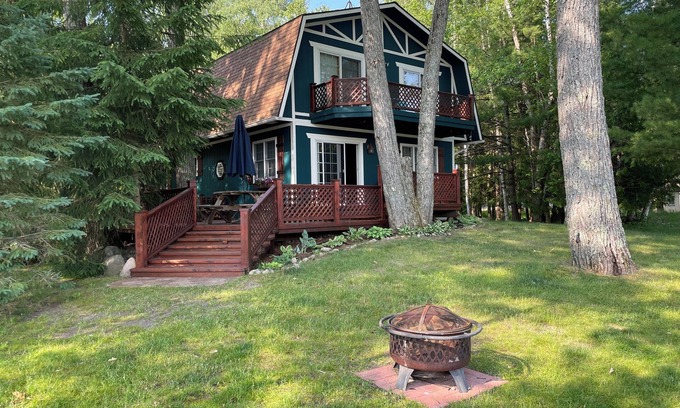 West Branch House | ★ Cozy Family Getaway ★ on Beautiful Clear Lake 3 or 4 Bedrooms Available