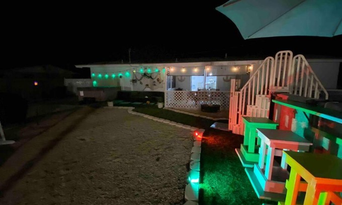 Marathon House | COZY FAMILY HOME-5 minute drive to sombrero beach