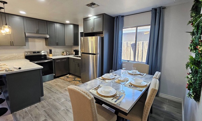Clovis Apartment | Cozy Family Home - Self Check In