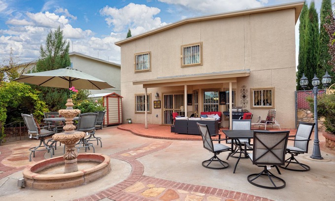 Biggs Field House | Cozy Family Home, Spacious Patio & King Beds
