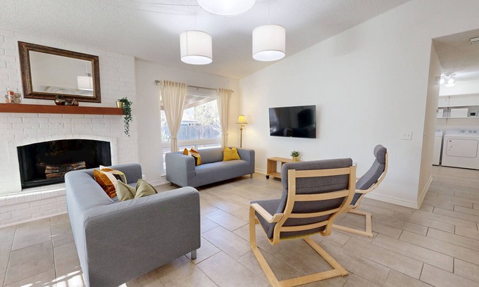 North San Antonio - SAT House | Cozy family home
