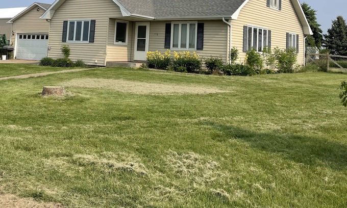 Otley Other | Cozy farmhouse miles to Lake Red Rock Unique location ideal for duck hunters.