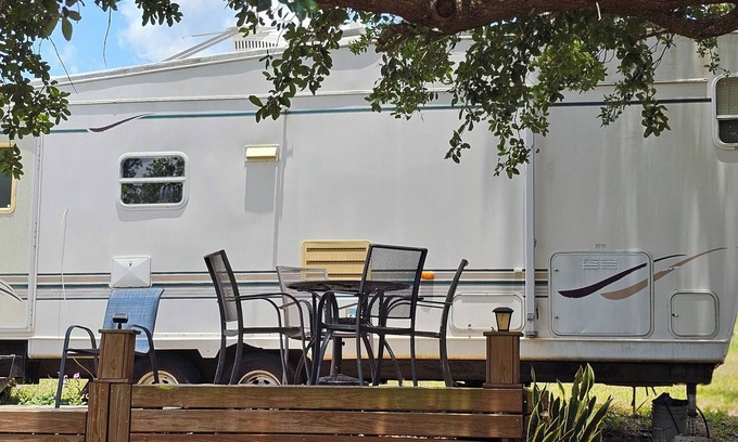 Clermont House | Cozy Fifth Wheel Haven