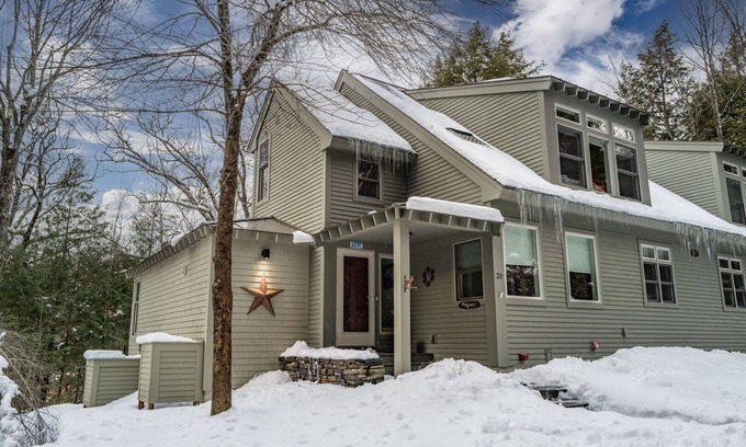Quechee House | Cozy Fireplace, Quechee Club | Vale Village 2B*