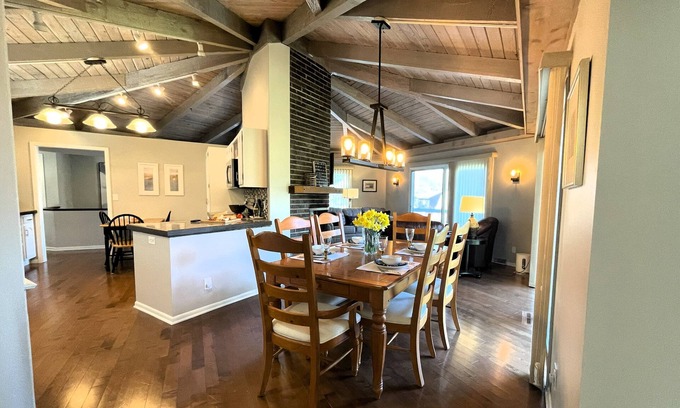 Indian Hills House | Cozy, Fun Hexagon Home on Wooded Lot in Fontana on Geneva Lake, Close to Lake