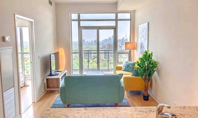 Sherwood Park Apartment | Cozy Furnished 1 Bedroom Condo - Midtown Toronto - Amazing Views
