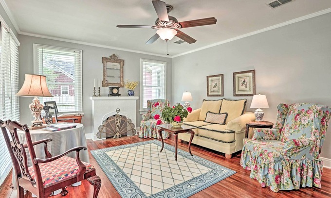Broadmoor Cottage | Cozy Garden Cottage 5 Miles to Red River District